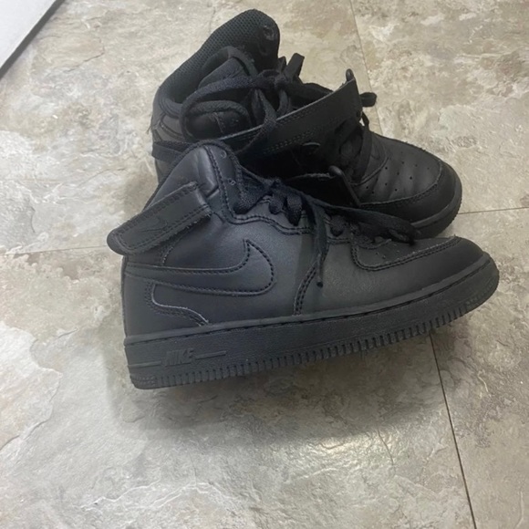 Childrens Blk Nike Air Force 1 - Picture 3 of 5